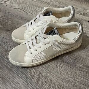 Vintage Havana White and Silver Sneakers